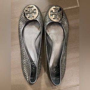 Tory Burch Reva Raffia Woven Tweed Straw Ballet Flat Silver Metallic size 10